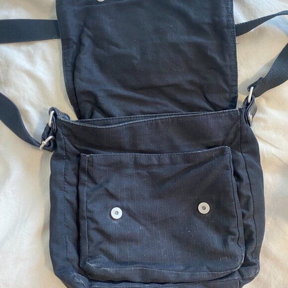 Roots Black Fabric Messenger Bag Crossbody Shoulder Bag‎ - Picture 5 of 14